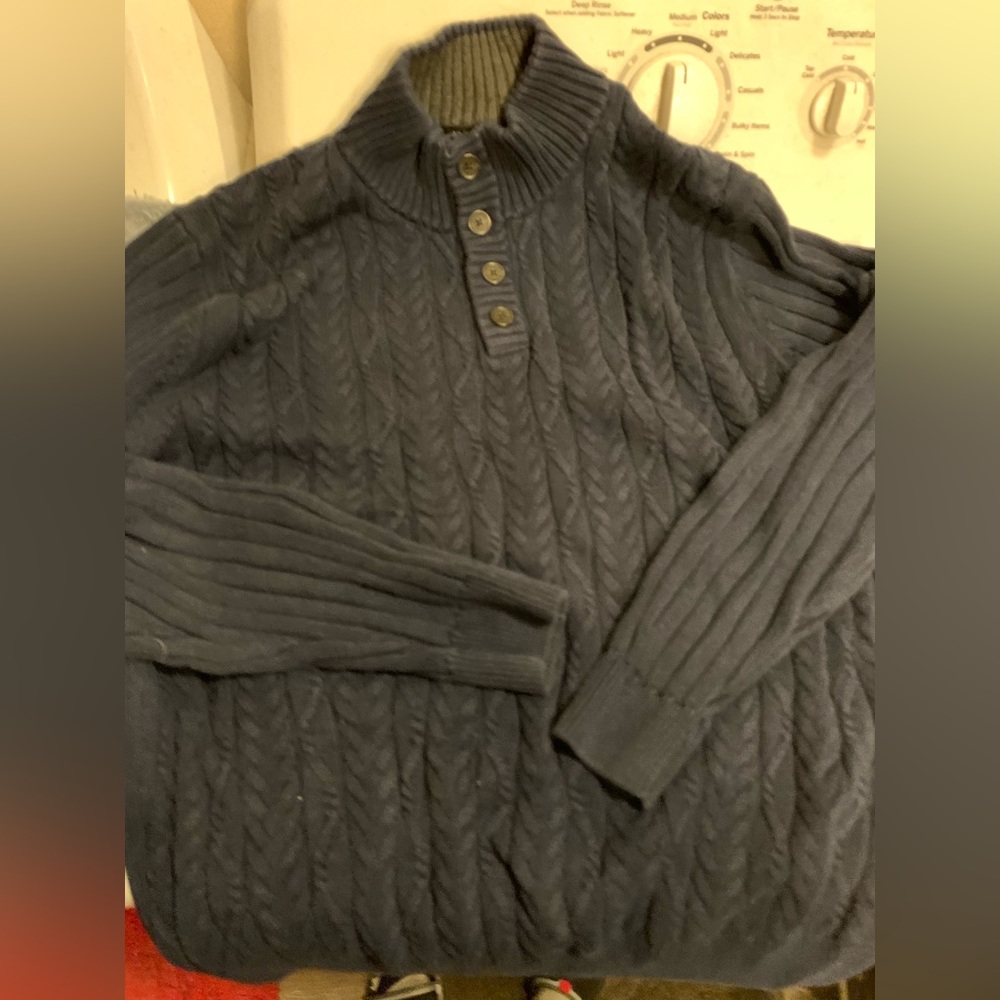 Jos. A Bank CABLE KNIT sweater